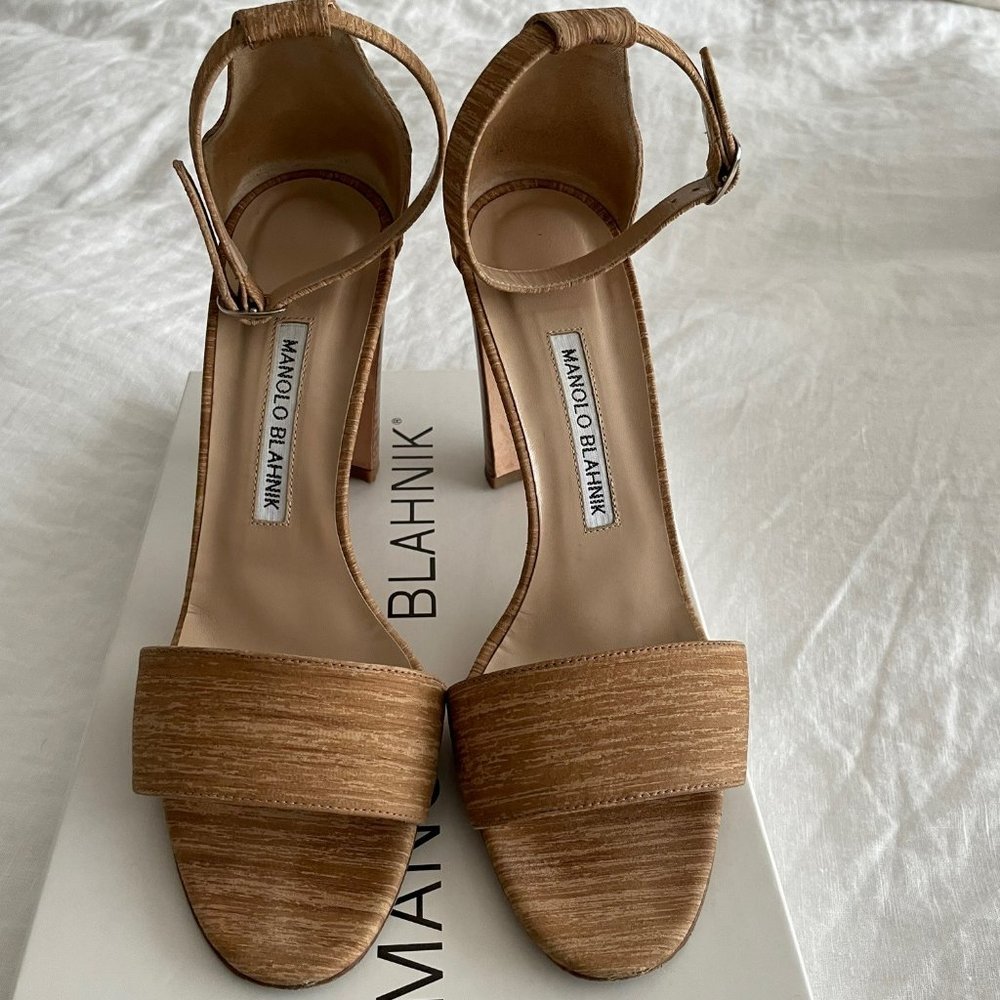 Manolo Blahnik Beige Heels (Size 37.5)